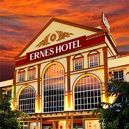 Ernes Hotel Bandar Perda Kampong Permatang Batu Exteriér fotografie