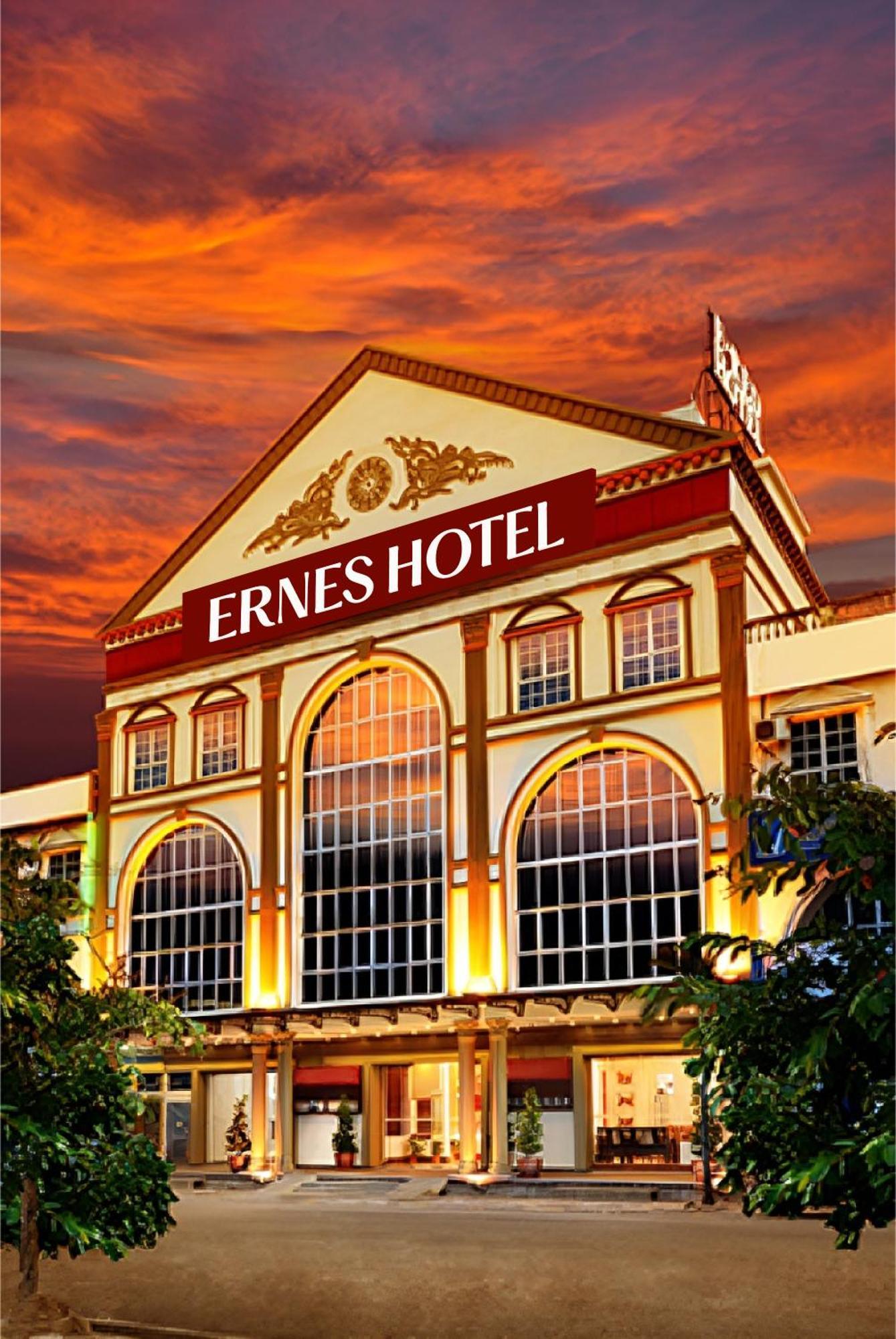 Ernes Hotel Bandar Perda Kampong Permatang Batu Exteriér fotografie